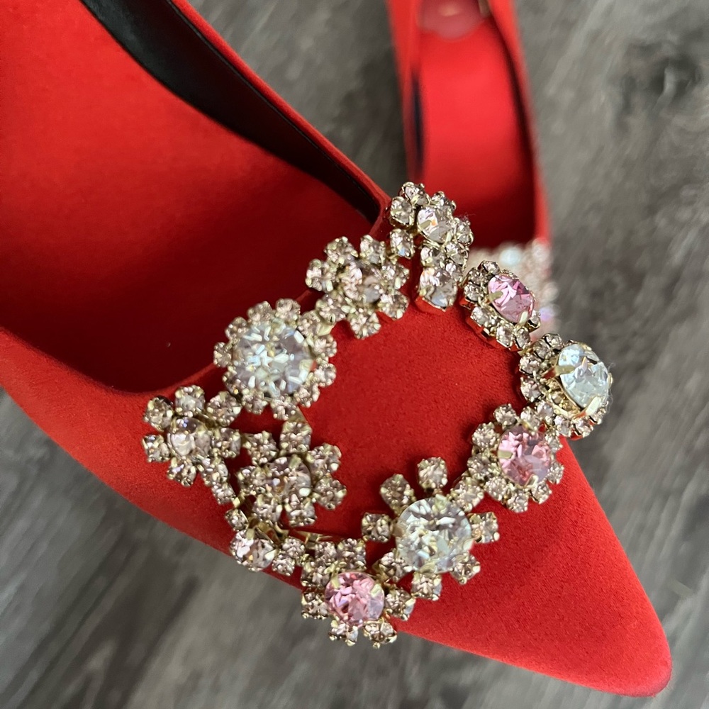 Red Satin Flower Strass Buckle Pumps
